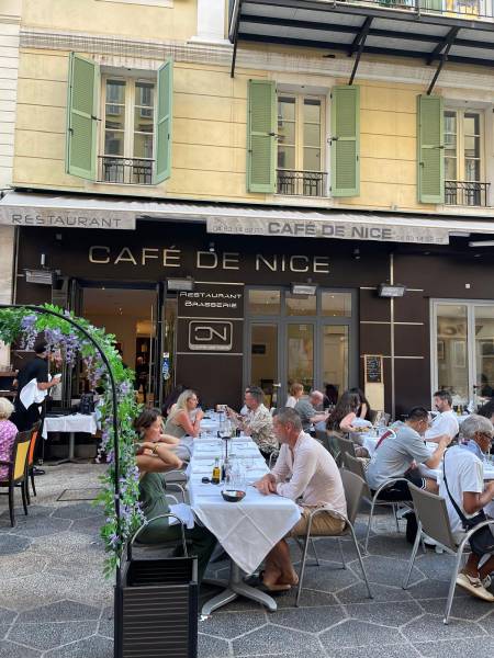 Restaurant ouvert 7j/7 proposant découvertes de nos cocktails uniques et plats méditerranéens à Nice Alpes-Maritimes 06000